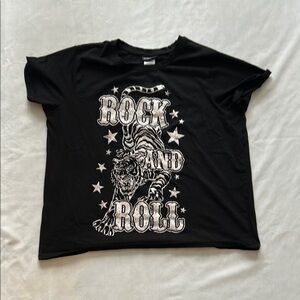 The Pink Closet graphic tee